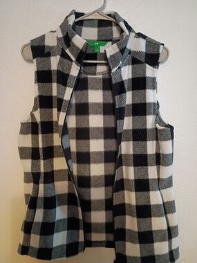 Women's Black & White Buffalo Plaid Fleece Vest - Size Medium